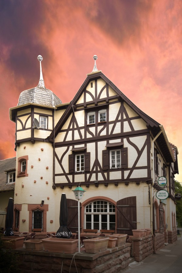 Irish-House-roter-Himmel